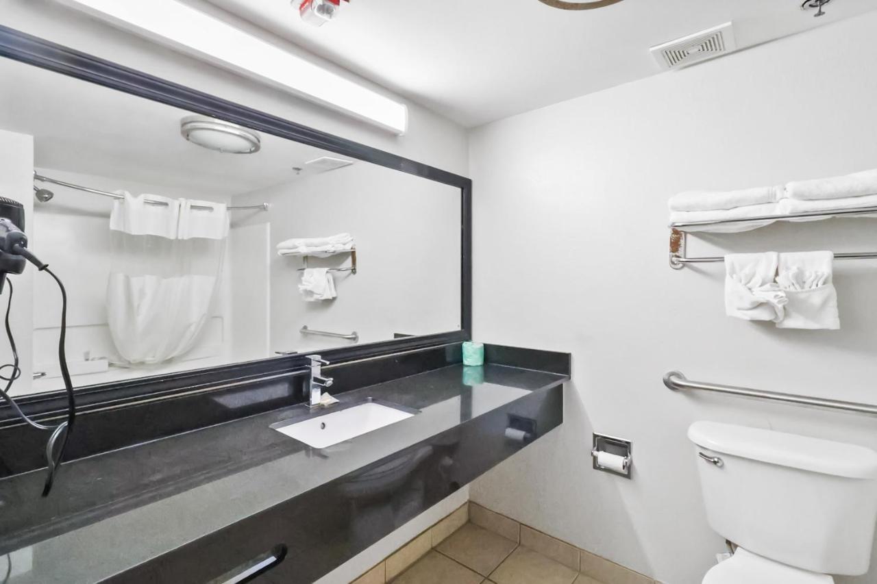 Red Roof Inn & Suites Fayetteville-Fort Bragg Luaran gambar