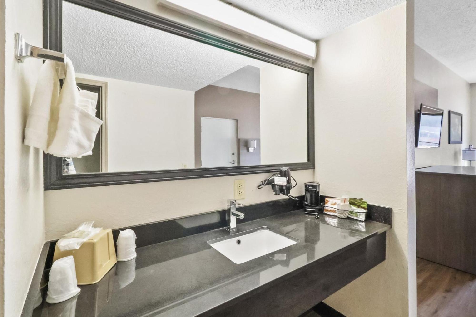 Red Roof Inn & Suites Fayetteville-Fort Bragg Luaran gambar