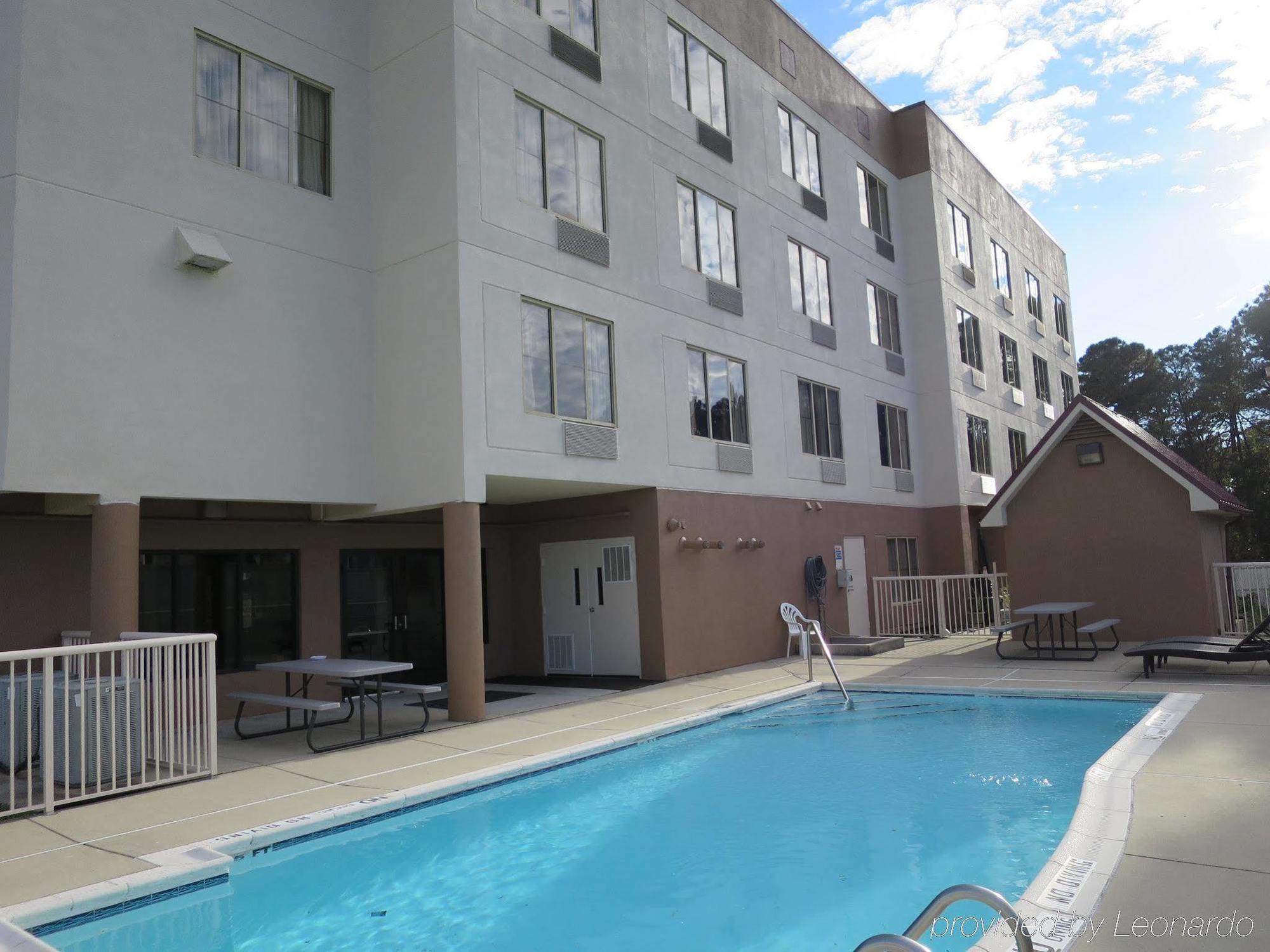 Red Roof Inn & Suites Fayetteville-Fort Bragg Luaran gambar